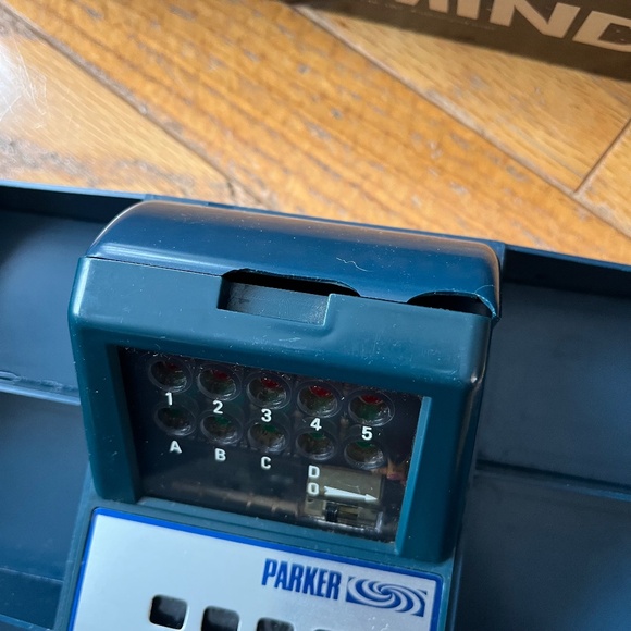 Vintage Electronic Mastermind The Electric Brain Game - Picture 7 of 9